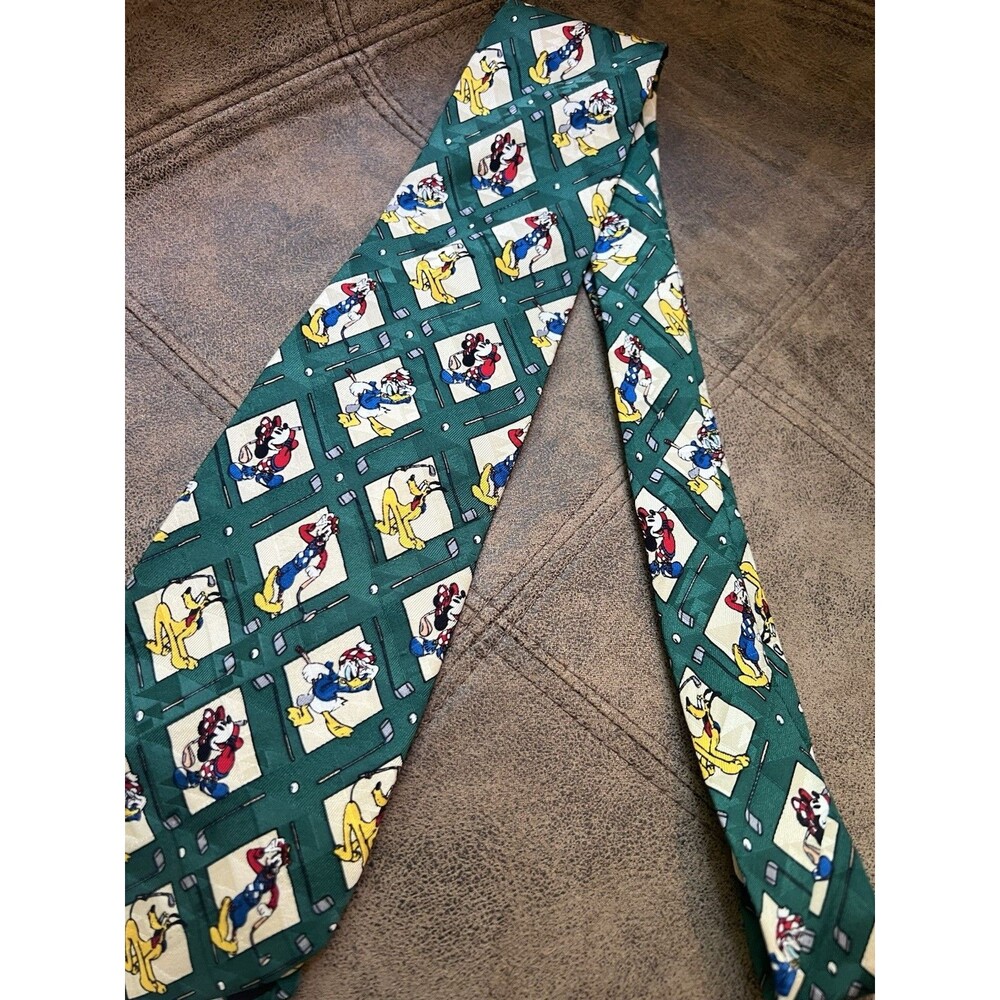 Vtg Disney Mickey Inc Silk Golf Tie Mickey Mouse Donald Goofy Pluto Green 90s